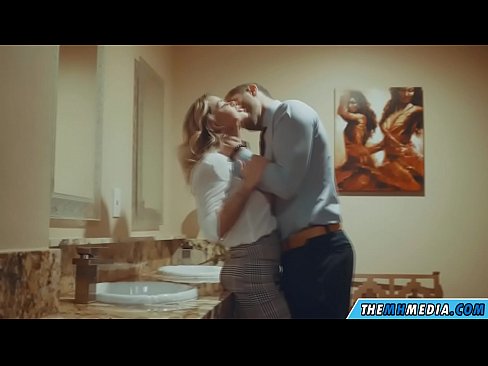 ❤️ Quando una bionda formosa ti seduce in un bagno pubblico ❤❌ Video di sessoal it.analpics.ru ❌❤